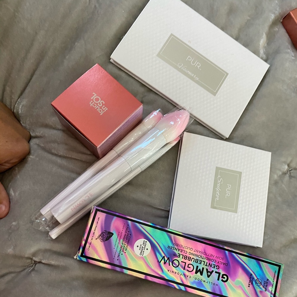 Makeup bundle